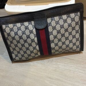 Gucci Navy and Red signature clutch
